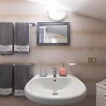 Bilocale Con Terrazza Vista Mare E Posto Auto Apartamento *