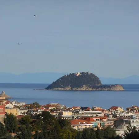 Lägenhet Bilocale Con Terrazza Vista Mare E Posto Auto Alassio