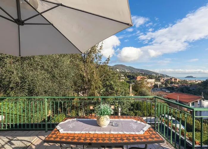 Bilocale Con Terrazza Vista Mare E Posto Auto Lägenhet *