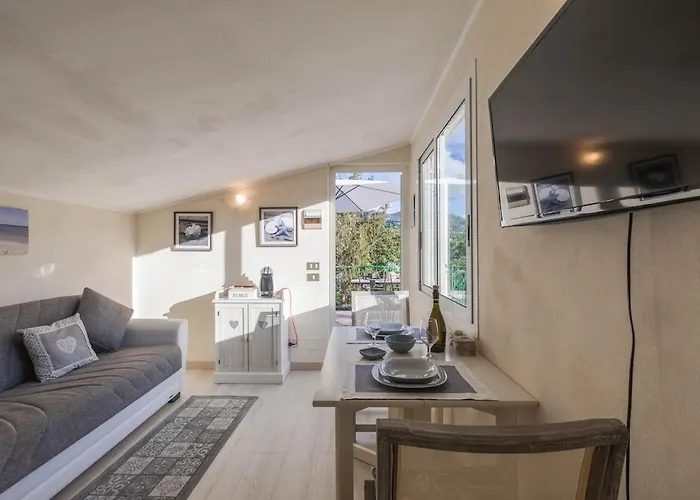 Lägenhet Bilocale Con Terrazza Vista Mare E Posto Auto Alassio