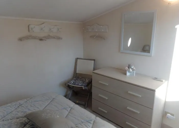 Bilocale Con Terrazza Vista Mare E Posto Auto Alassio