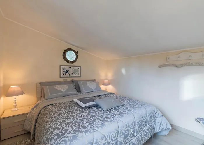 Bilocale Con Terrazza Vista Mare E Posto Auto Lägenhet *