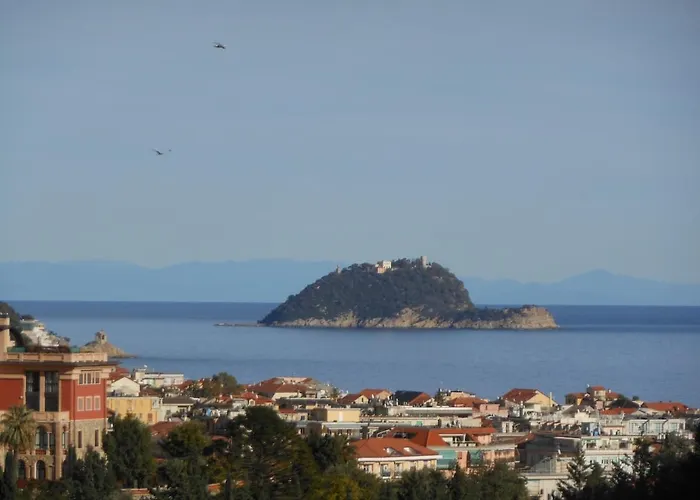 Lägenhet Bilocale Con Terrazza Vista Mare E Posto Auto Alassio