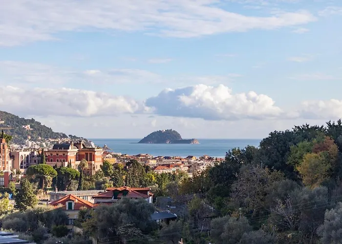 Bilocale Con Terrazza Vista Mare E Posto Auto Lägenhet Alassio