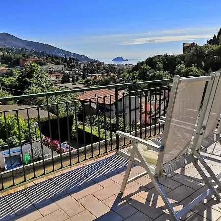 Bilocale Con Terrazza Vista Mare E Posto Auto Alassio