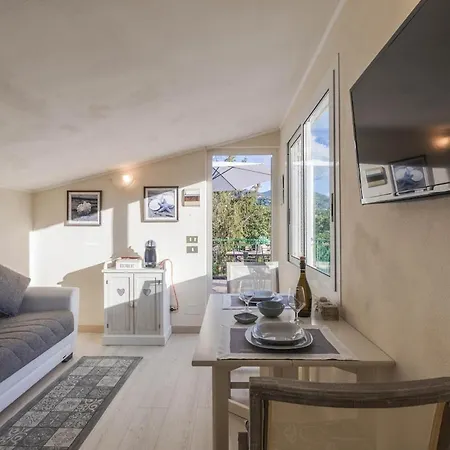 아파트 Bilocale Con Terrazza Vista Mare E Posto Auto 알라시오