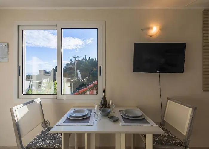 Bilocale Con Terrazza Vista Mare E Posto Auto Apartment Alassio