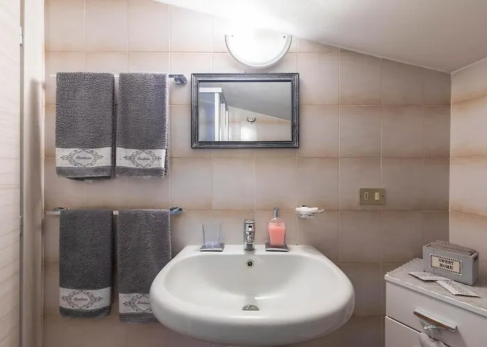 Bilocale Con Terrazza Vista Mare E Posto Auto Apartment *