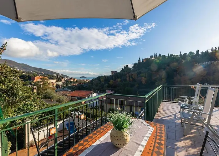 Bilocale Con Terrazza Vista Mare E Posto Auto * Alassio